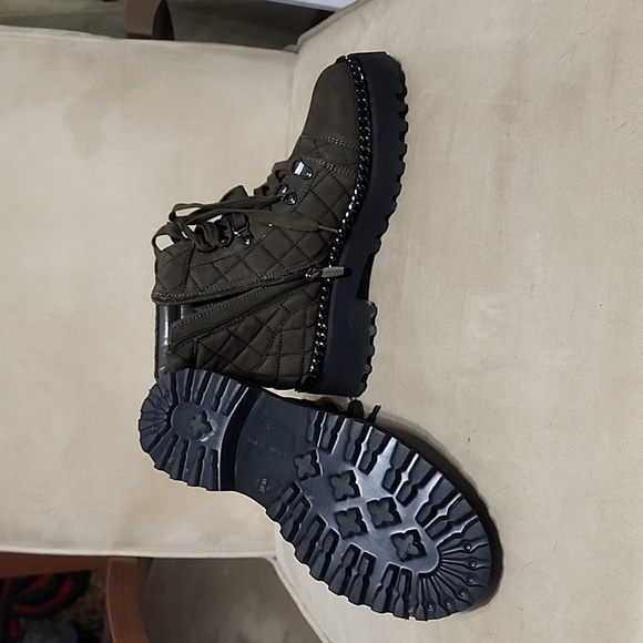 Quilted boot, Vince Camuto Green size 8M Women - Picture 2 of 3